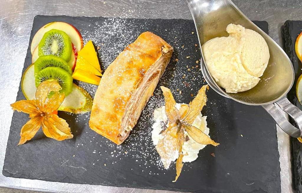 Hotel Und Restaurant Nehrener Hof Eksteriør billede